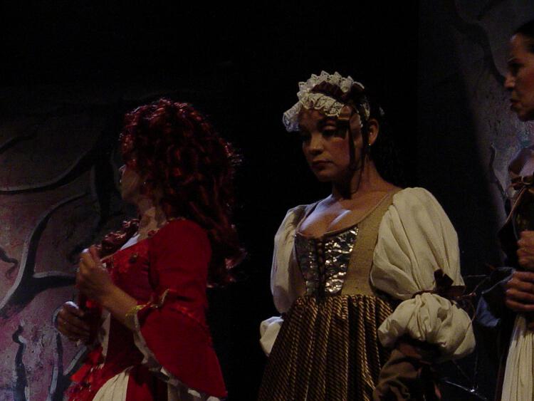 Livia Mendez en Los R&uacute;sticos