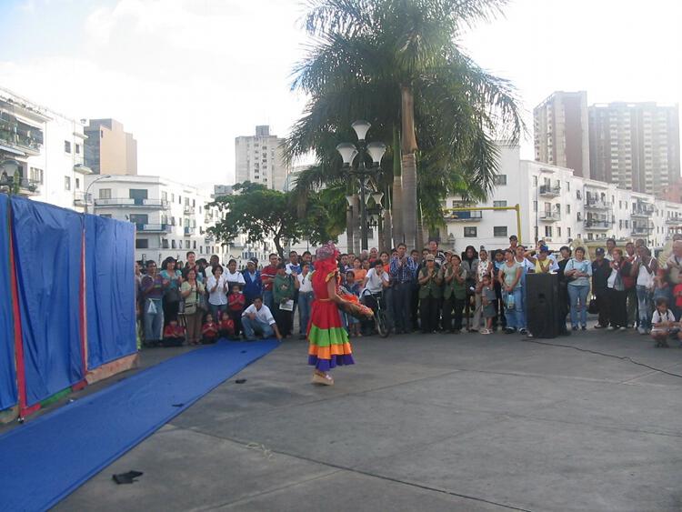Maria Mo&ntilde;itos - Plaza O'Leary
