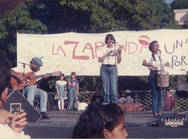 Malembe en Caracas, plaza de los museos, Bellas Artes