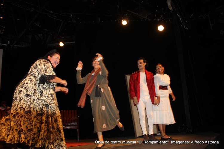 Simona Chirinos, Livia M&eacute;ndez, Jos&eacute; Leonardo Ontiveros y Barbara Soto